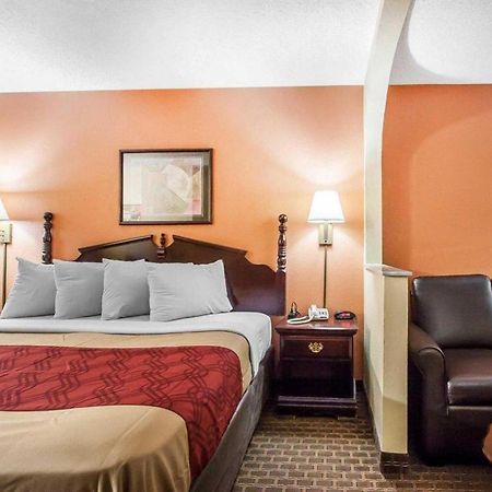 Econo Lodge Inn & Suites I-20, Exit 73 Tuscaloosa Buitenkant foto