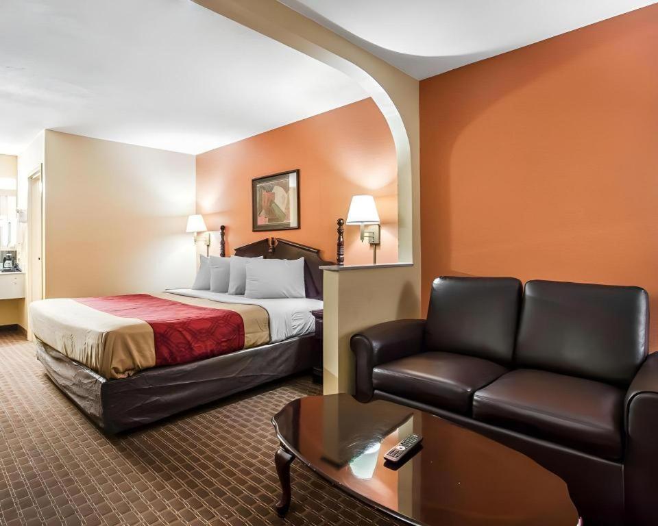 Econo Lodge Inn & Suites I-20, Exit 73 Tuscaloosa Buitenkant foto