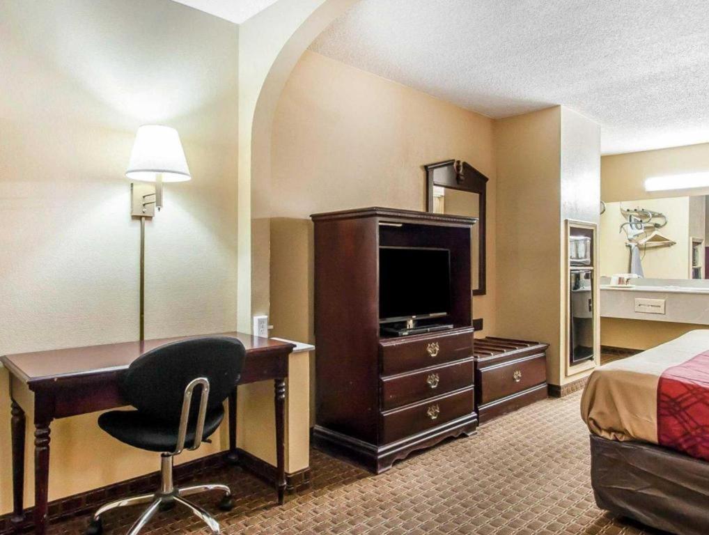 Econo Lodge Inn & Suites I-20, Exit 73 Tuscaloosa Buitenkant foto