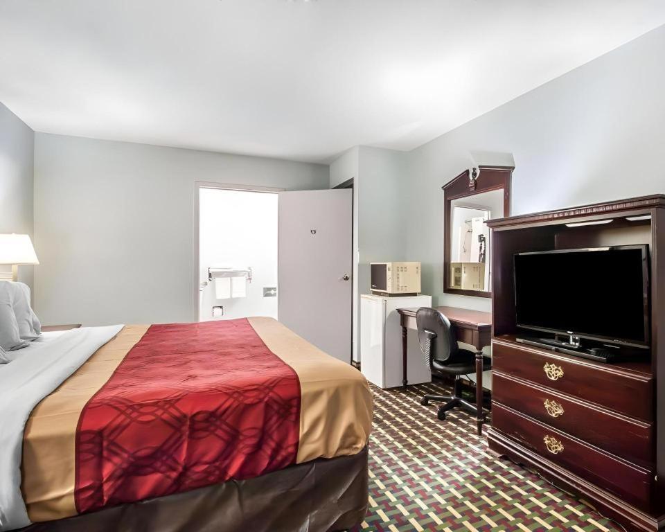Econo Lodge Inn & Suites I-20, Exit 73 Tuscaloosa Buitenkant foto