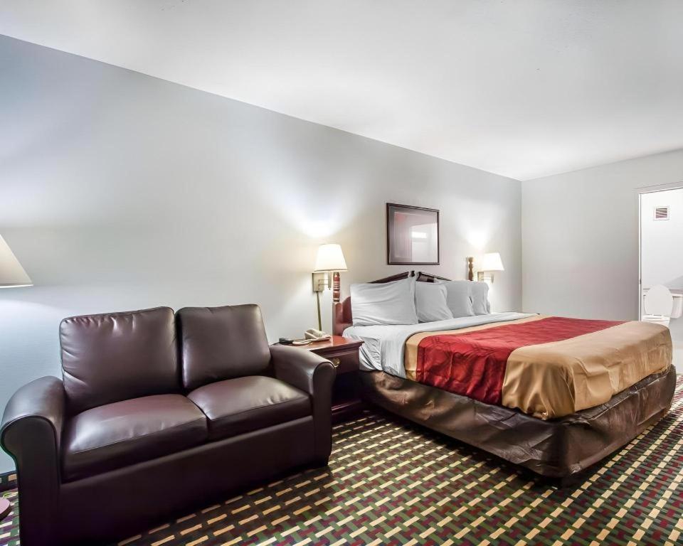 Econo Lodge Inn & Suites I-20, Exit 73 Tuscaloosa Buitenkant foto