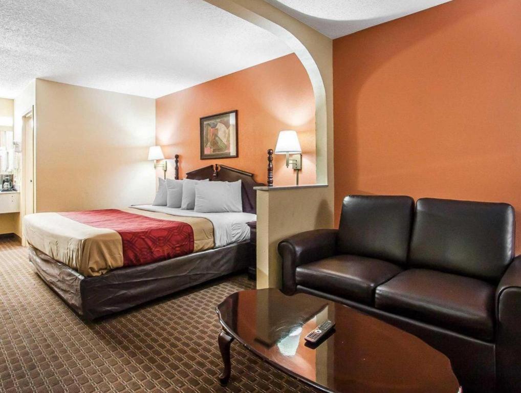 Econo Lodge Inn & Suites I-20, Exit 73 Tuscaloosa Buitenkant foto