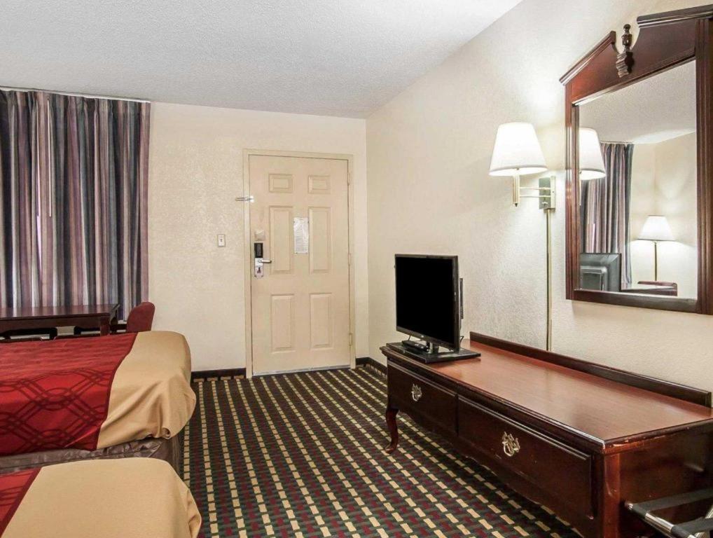 Econo Lodge Inn & Suites I-20, Exit 73 Tuscaloosa Buitenkant foto