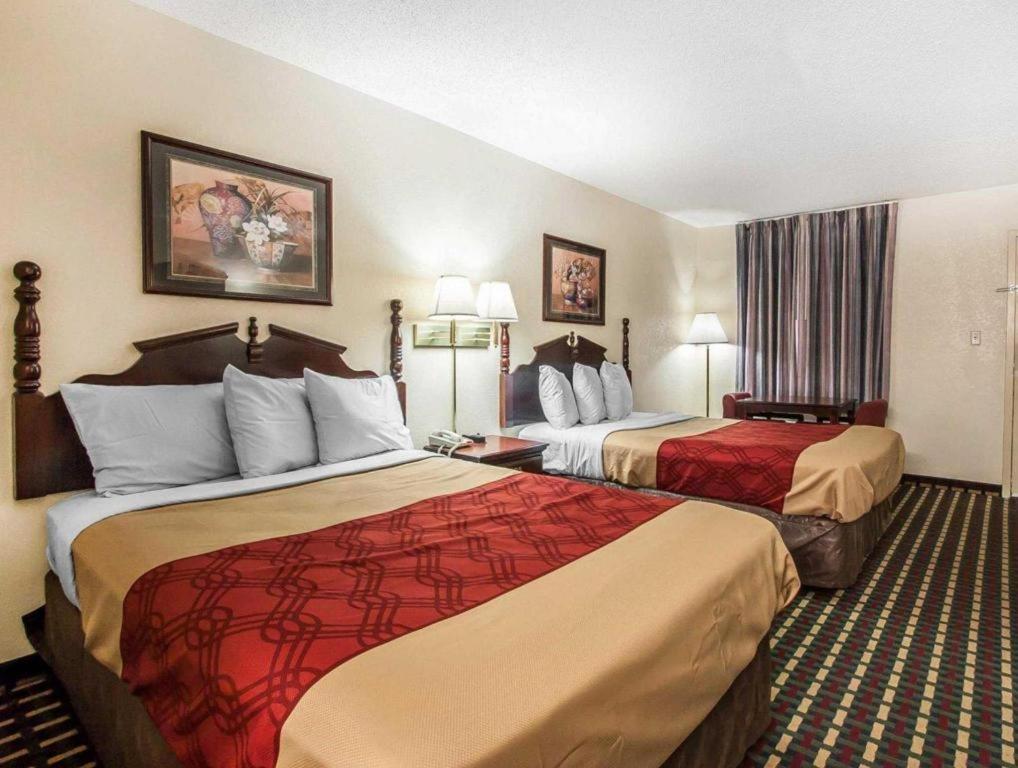 Econo Lodge Inn & Suites I-20, Exit 73 Tuscaloosa Buitenkant foto