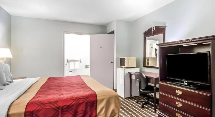 Econo Lodge Inn & Suites I-20, Exit 73 Tuscaloosa Buitenkant foto
