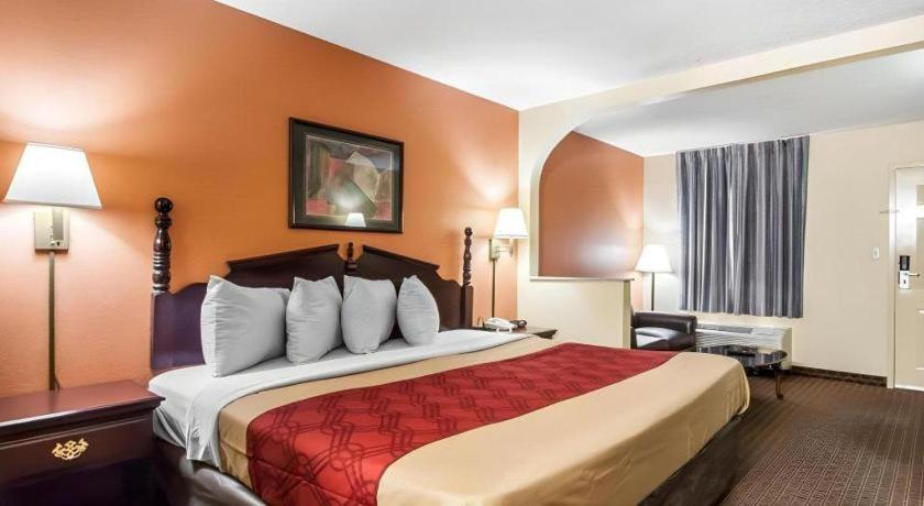 Econo Lodge Inn & Suites I-20, Exit 73 Tuscaloosa Buitenkant foto